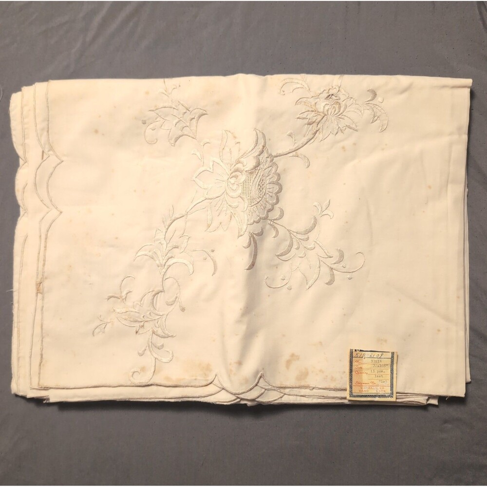 Ecru Floral Embroidered Scalloped Eyelet Tablecloth & 12 Napkin Set Vintage